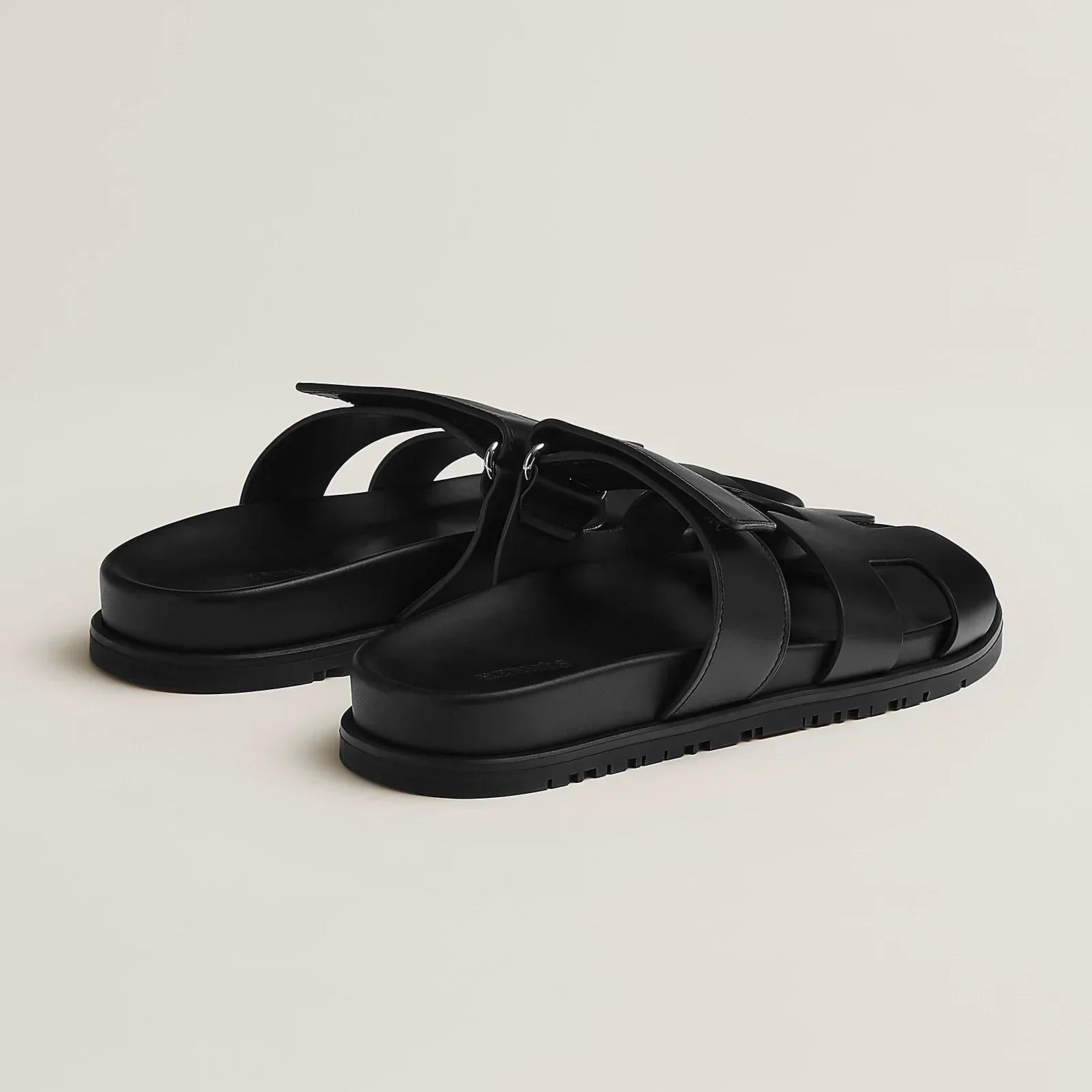 chypre-sandal--222100Z02-worn-5-0-0-1600-1600-q99_g_a46f8634-138a-40c5-876a-e9a9ff107910.webp